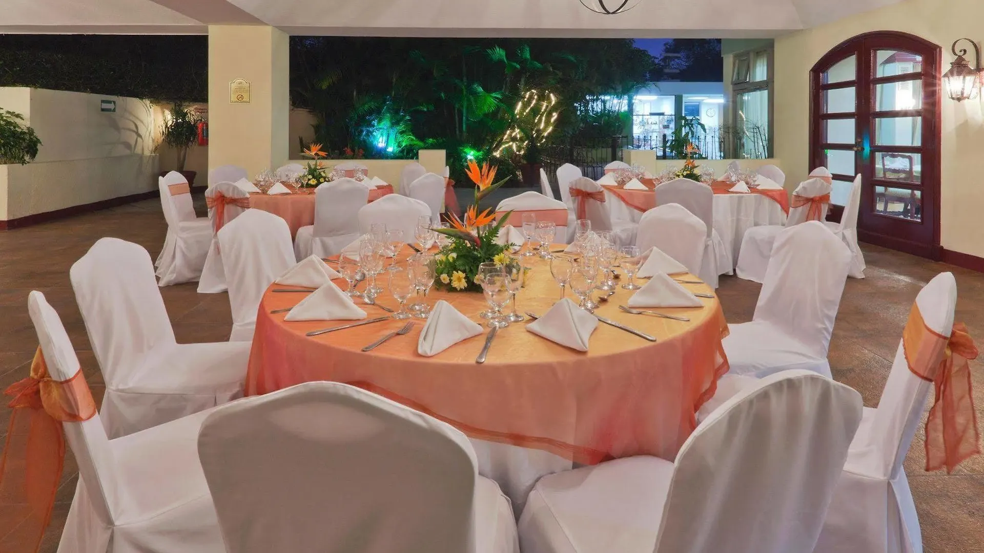 מלון Crowne Plaza Guatemala 5*, גואטמלה